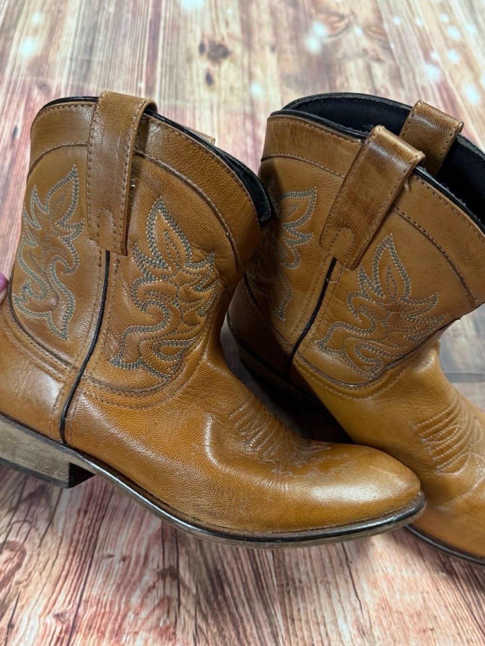 dingo Tan Leather Western Ankle Booties